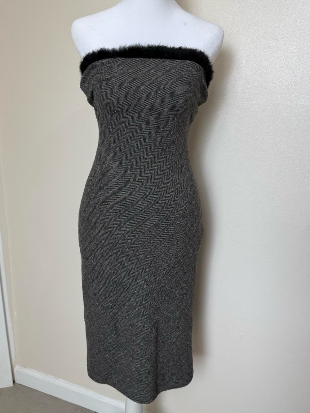 Bianca Nero Black Faux Fur Trim Fitted Midi Dress